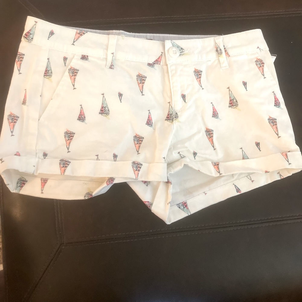 SO sailboat shorts